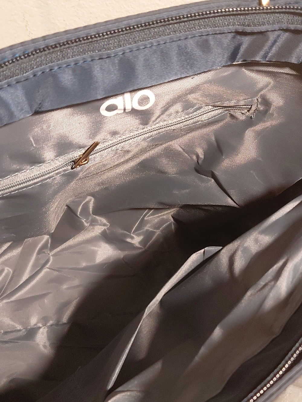 ALO Yoga Navy Multi Use Tote - Picture 5 of 5